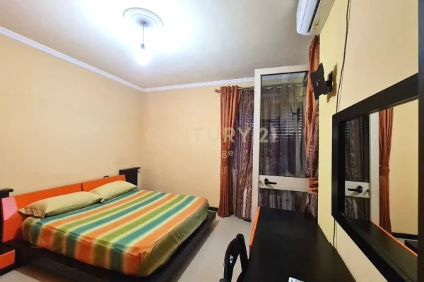 Shtepi me qera Apartament ne Tirane, 2+1, Mobilimi E mobiluar, Pagesa 550  Euro.