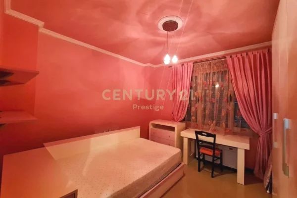 Shtepi me qera Apartament ne Tirane, 2+1, Mobilimi E mobiluar, Pagesa 550  Euro.