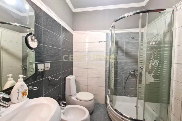 Shtepi me qera Apartament ne Tirane, 2+1, Mobilimi E mobiluar, Pagesa 550  Euro.