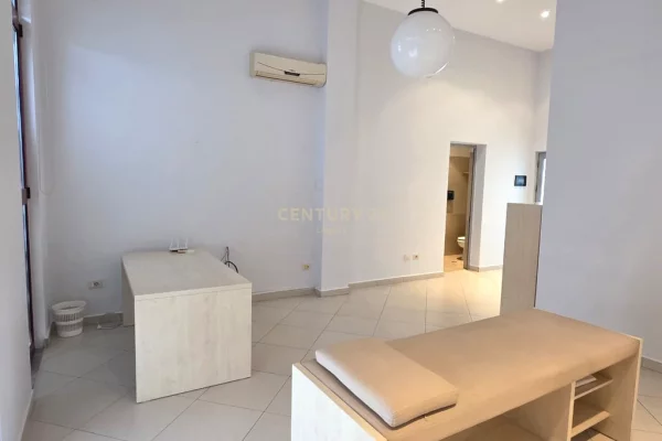 Ambient biznesi ne shitje 1+1 ne Tirane - 140,000 Euro