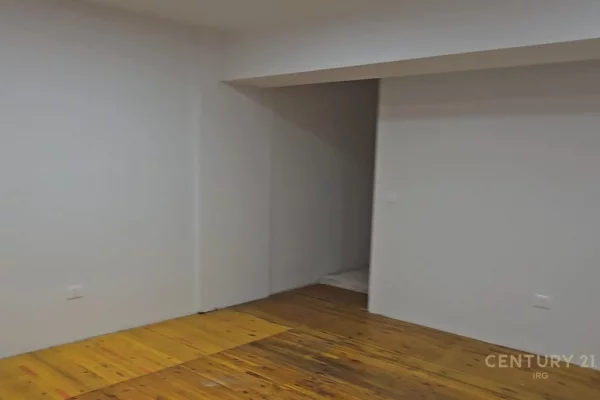 Ambient 50 m2 per Qira | I Ndare ne 2 Nivele