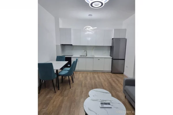 Appartamento in affitto a Tirana 2+1, Arredato