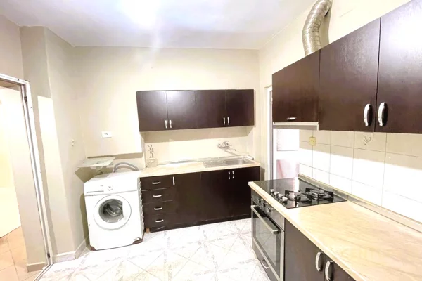 Appartamento in affitto a Tirana 2+1, Arredato