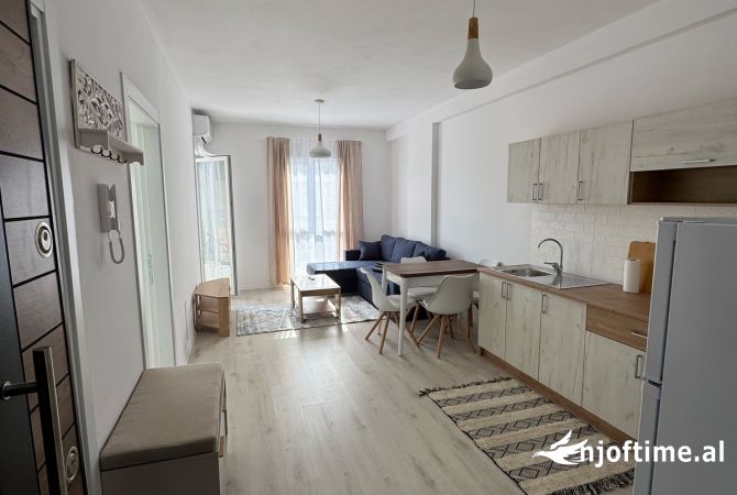Shtepi me qera 1+1 ne Tirane - 349 Euro