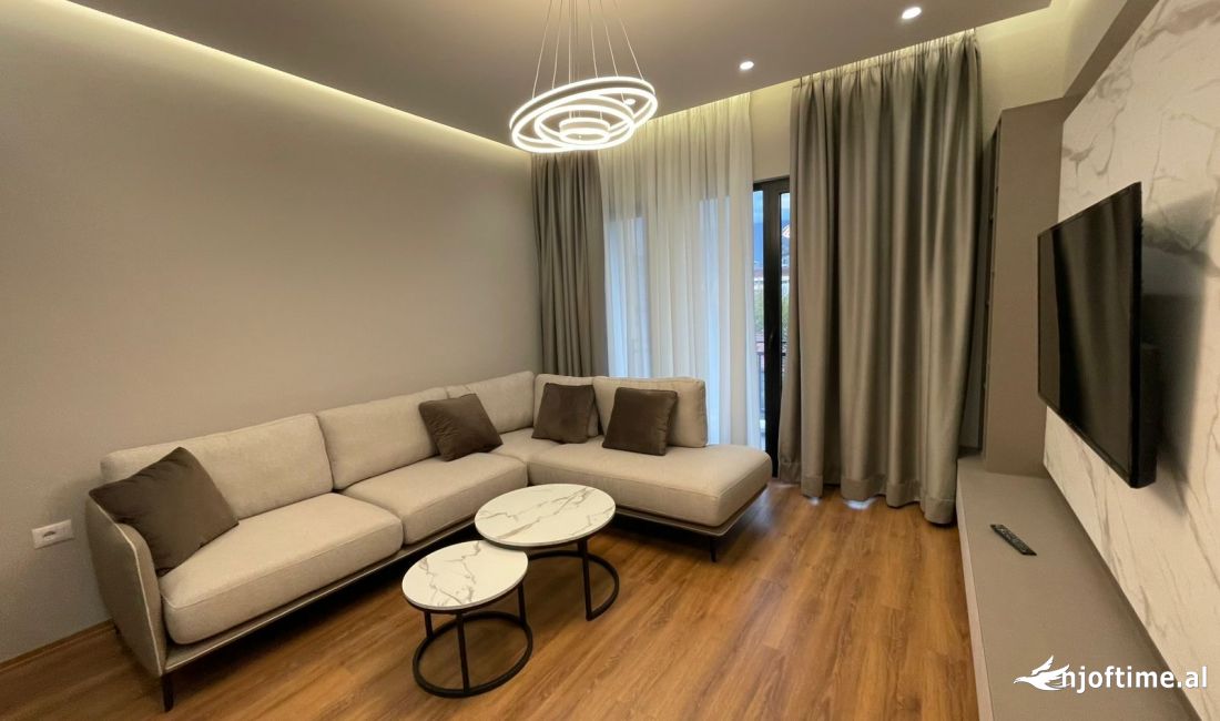 Shtepi me qera Apartament ne Tirane, 2+1, Mobilimi E mobiluar, Pagesa 830  Euro.