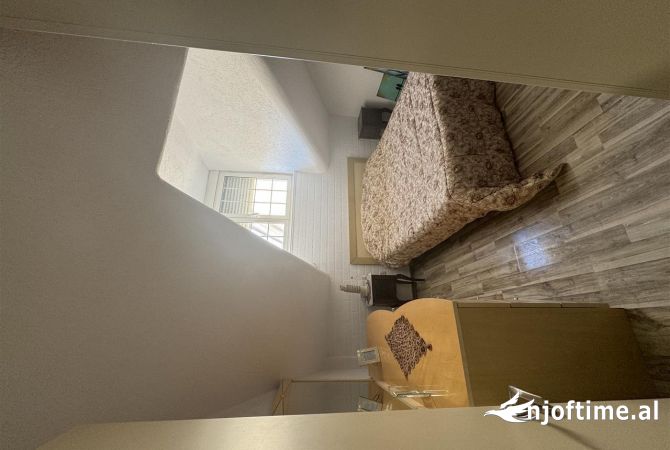 Shtepi me qera 2+1 ne Tirane - 800 Euro