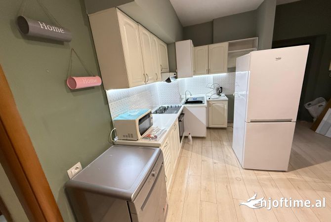 Shtepi me qera 2+1 ne Tirane - 700 Euro