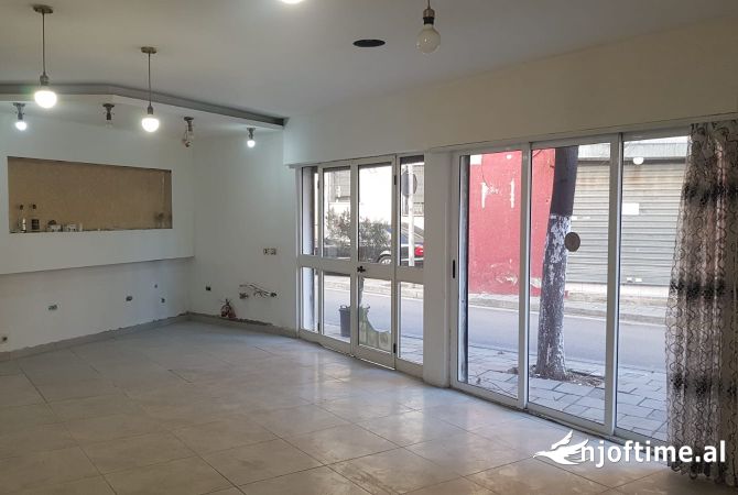 Ambient biznesi me qera 1+1 ne Tirane - 600 Euro