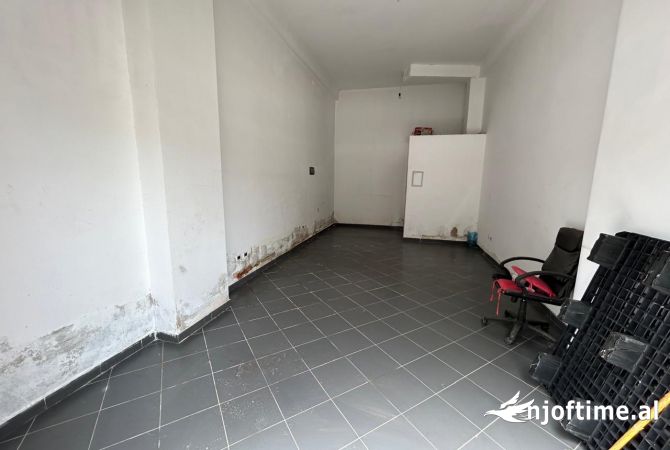 Ambient biznesi me qera 3+1 ne Tirane - 40,000 Leke