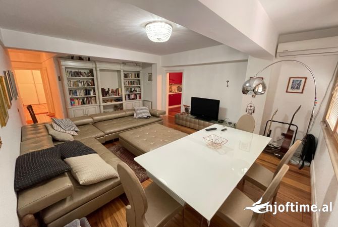 Shtepi me qera 2+1 ne Tirane - 900 Euro