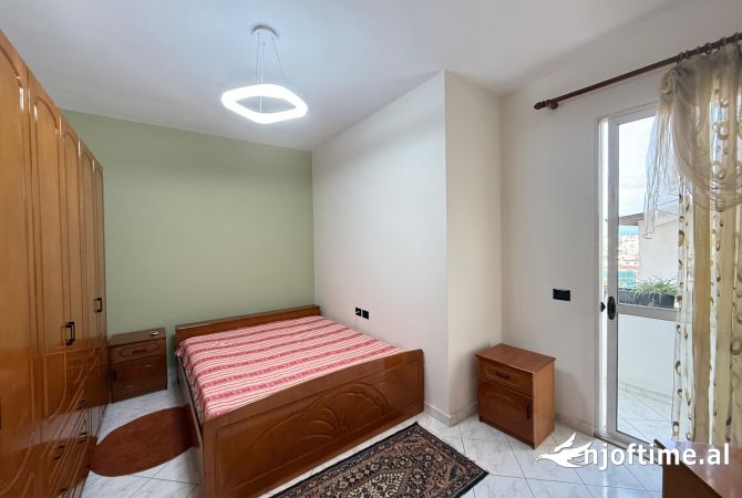 Shtepi me qera Apartament ne Tirane, 1+1, Mobilimi E mobiluar, Pagesa 550  Euro.