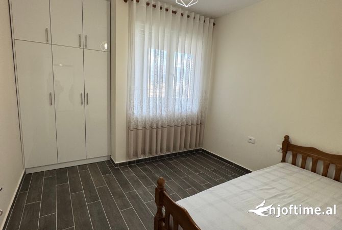 Shtepi me qera Apartament ne Tirane, 2+1, Mobilimi E mobiluar, Pagesa 500  Euro.