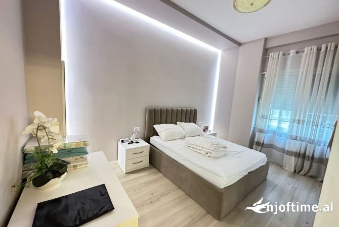 Shtepi me qera Apartament ne Tirane, 1+1, Mobilimi E mobiluar, Pagesa 500  Euro.