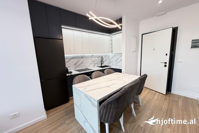 Shtepi me qera 2+1 ne Tirane - 1,300 Euro