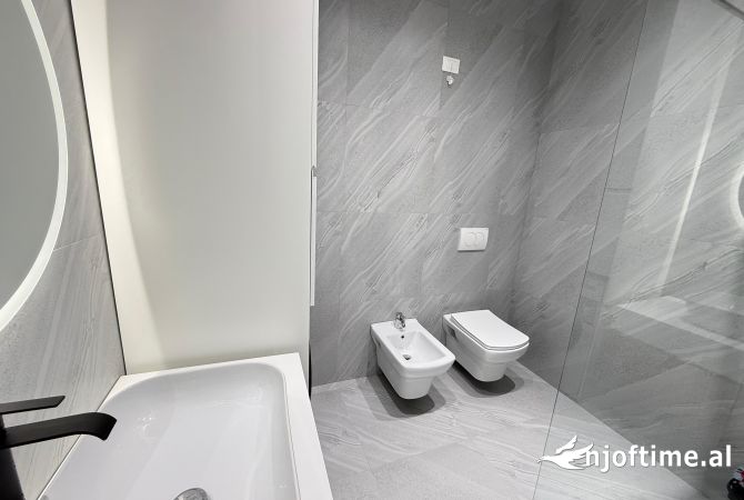 Shtepi me qera Apartament ne Tirane, 2+1, Mobilimi E mobiluar, Pagesa 1,300  Euro.