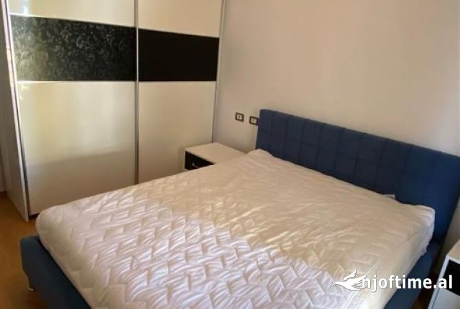 Shtepi me qera Apartament ne Tirane, 2+1, Mobilimi E mobiluar, Pagesa 500  Euro.