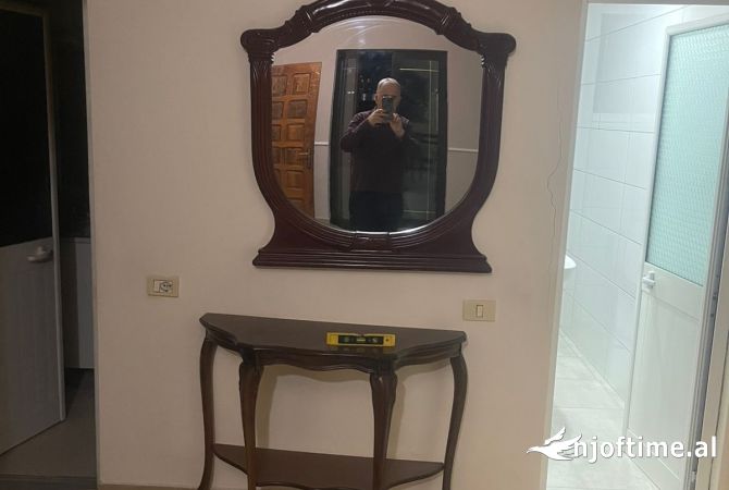 Shtepi me qera Apartament ne Tirane, 2+1, Mobilimi E mobiluar, Pagesa 40,000  Leke.