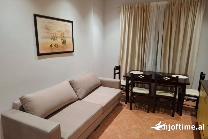 Shtepi me qera 1+1 ne Tirane - 40,000 Leke