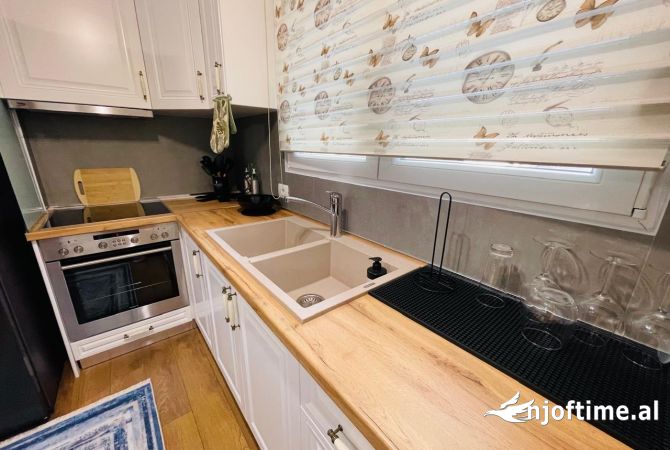 Shtepi me qera Apartament ne Tirane, 1+1, Mobilimi E mobiluar, Pagesa 700  Euro.