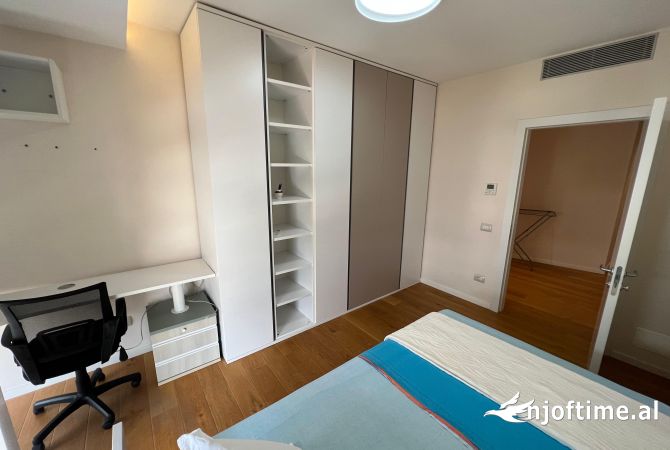 Shtepi ne shitje Apartament ne Tirane, 3+1, Mobilimi E mobiluar, Pagesa 340,000  Euro.