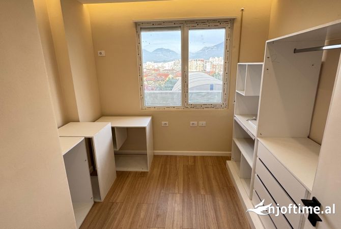 Shtepi ne shitje Apartament ne Tirane, 2+1, Mobilimi Bosh, pa mobiluar, Pagesa 165,000  Euro.