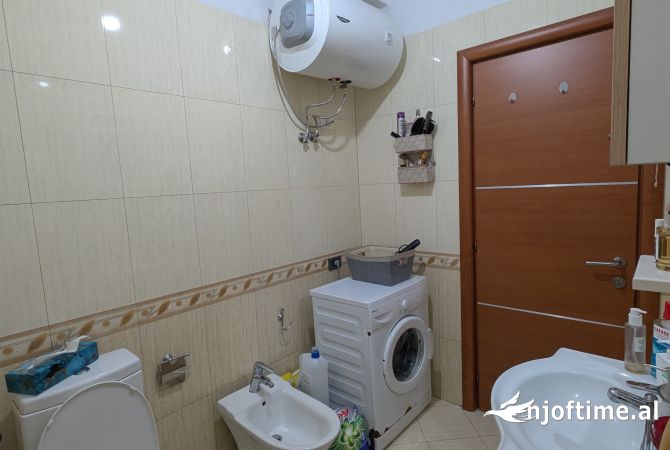 Shtepi me qera Apartament ne Tirane, 1+1, Mobilimi E mobiluar, Pagesa 50,000  Leke.