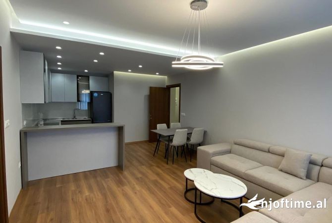 Shtepi me qera Apartament ne Tirane, 2+1, Mobilimi E mobiluar, Pagesa 750  Euro.