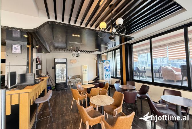 Ambient biznesi me qera 2+1 ne Tirane - 1,000 Euro