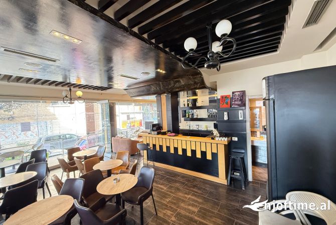 Ambient biznesi me qera 2+1 ne Tirane - 1,000 Euro