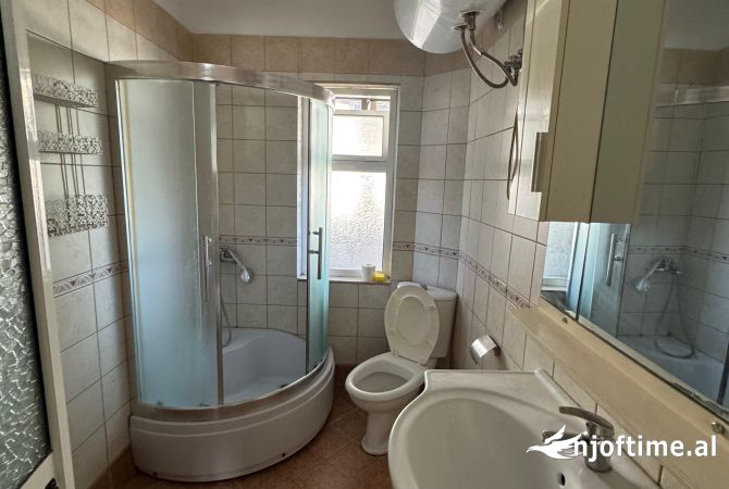 Shtepi ne shitje Apartament ne Tirane, 1+1, Mobilimi E mobiluar, Pagesa 90,000  Euro.