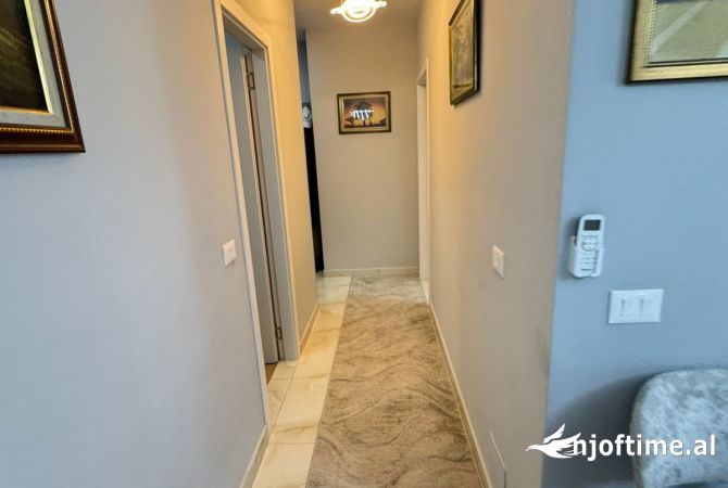 Shtepi ne shitje Apartament ne Tirane, 1+1, Mobilimi E mobiluar, Pagesa 150,000  Euro.