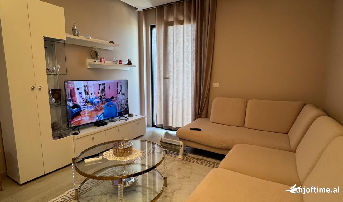 Shtepi me qera Apartament ne Tirane, 2+1, Mobilimi E mobiluar, Pagesa 550  Euro.