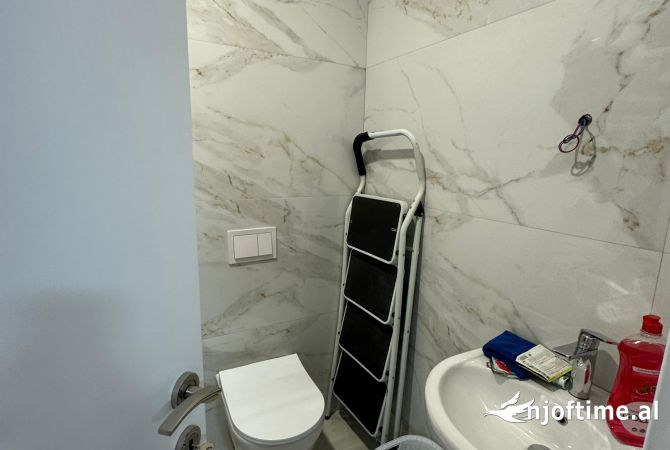 Shtepi me qera Apartament ne Tirane, 2+1, Mobilimi E mobiluar, Pagesa 550  Euro.