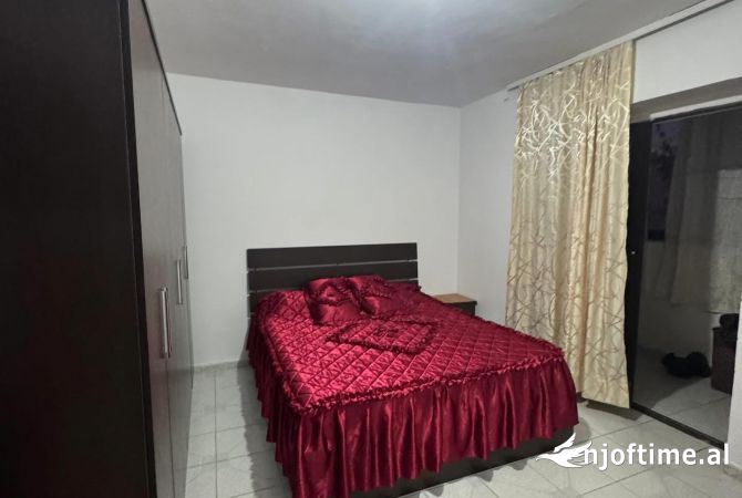 Shtepi me qera Apartament ne Tirane, 2+1, Mobilimi E mobiluar, Pagesa 450  Euro.