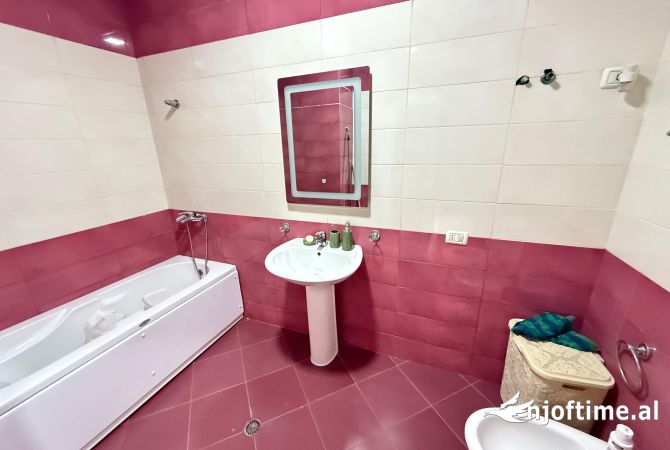 Shtepi me qera Apartament ne Tirane, 2+1, Mobilimi E mobiluar, Pagesa 800  Euro.