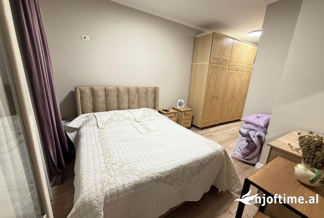 Shtepi me qera Apartament ne Tirane, 2+1, Mobilimi E mobiluar, Pagesa 800  Euro.