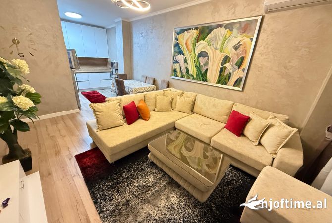 Shtepi me qera 2+1 ne Tirane - 800 Euro