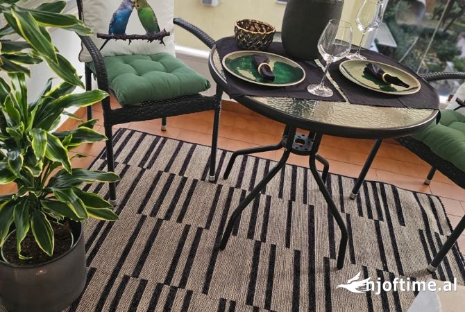 Shtepi me qera Apartament ne Tirane, 2+1, Mobilimi E mobiluar, Pagesa 800  Euro.