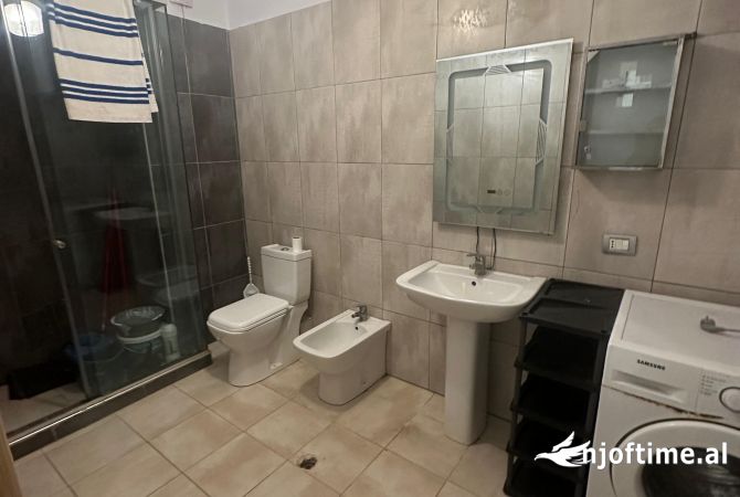 Shtepi me qera Apartament ne Tirane, 1+1, Mobilimi E mobiluar, Pagesa 400  Euro.