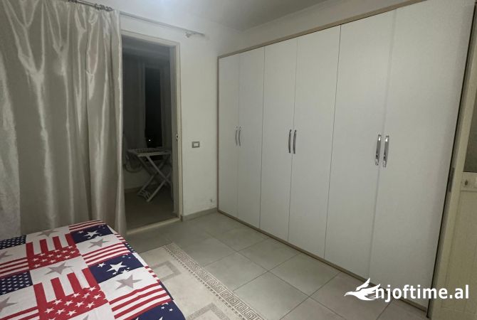 Shtepi me qera Apartament ne Tirane, 1+1, Mobilimi E mobiluar, Pagesa 400  Euro.