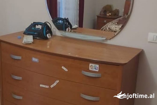 Shtepi me qera Apartament ne Tirane, 1+1, Mobilimi E mobiluar, Pagesa 580  Euro.
