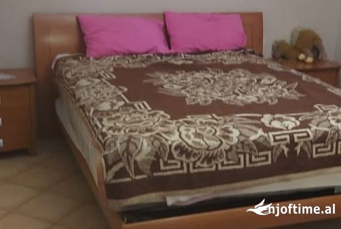 Shtepi me qera Apartament ne Tirane, 1+1, Mobilimi E mobiluar, Pagesa 580  Euro.