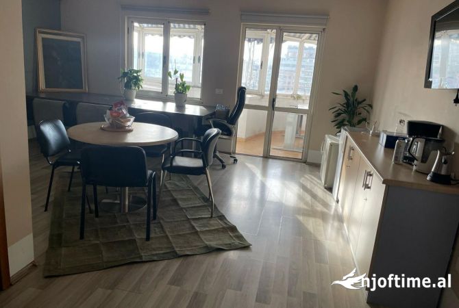 Shtepi me qera 2+1 ne Tirane - 1,200 Euro