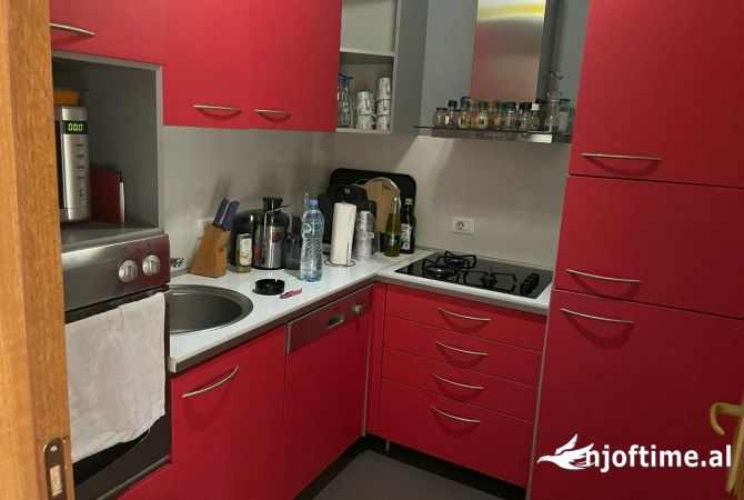 Shtepi me qera 2+1 ne Tirane - 1,200 Euro