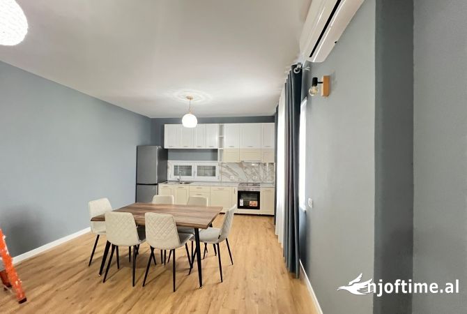 Shtepi me qera Apartament ne Tirane, 2+1, Mobilimi E mobiluar, Pagesa 900  Euro.
