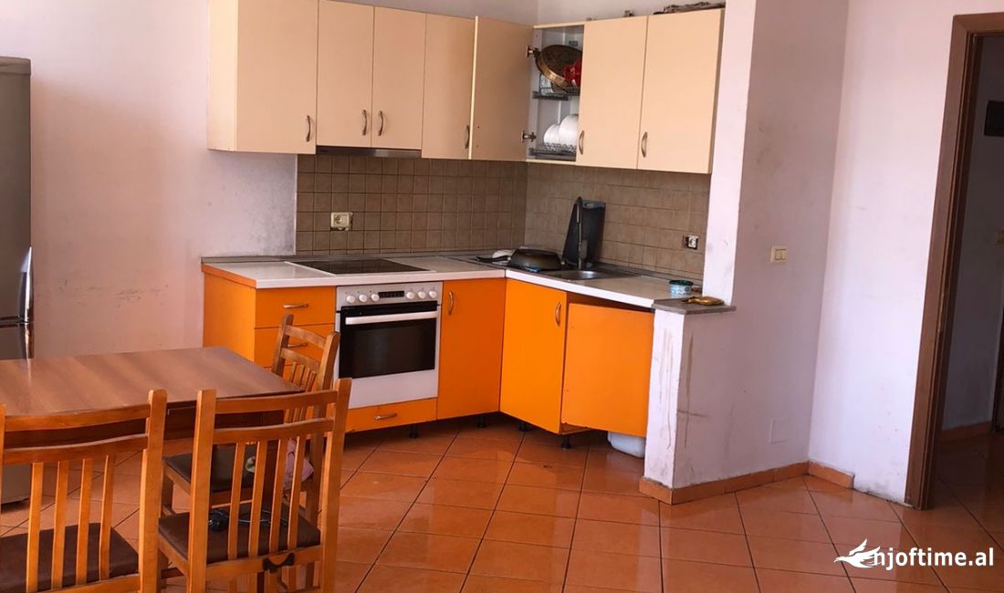Shtepi me qera Apartament ne Tirane, 2+1, Mobilimi E mobiluar, Pagesa 470  Euro.