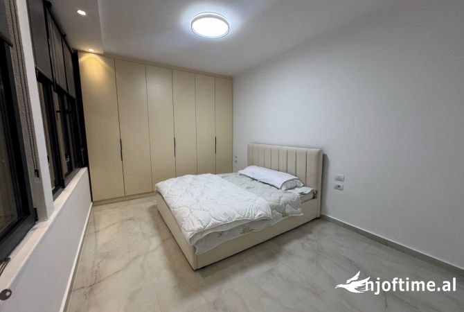 Shtepi me qera Apartament ne Tirane, 1+1, Mobilimi E mobiluar, Pagesa 48,000  Leke.
