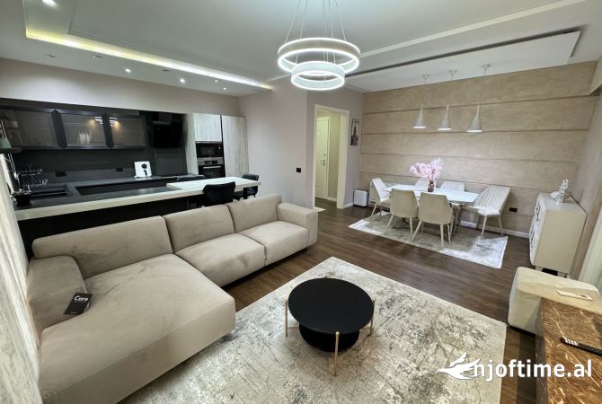 Shtepi me qera 3+1 ne Tirane - 1,900 Euro