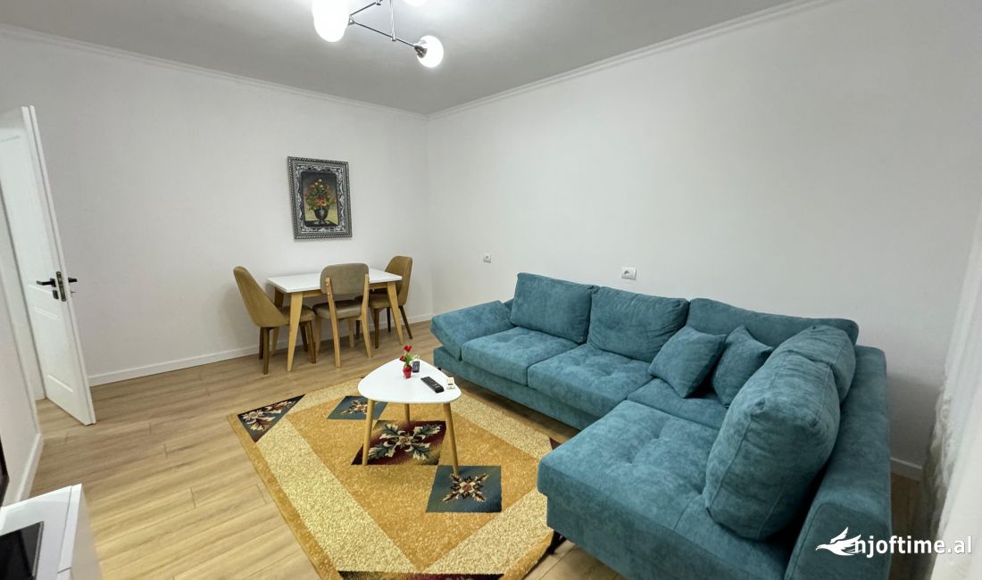 Shtepi me qera Apartament ne Tirane, 1+1, Mobilimi E mobiluar, Pagesa 480  Euro.