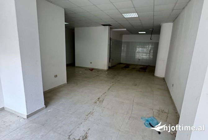 Ambient biznesi me qera 3+1 ne Tirane - 500 Euro